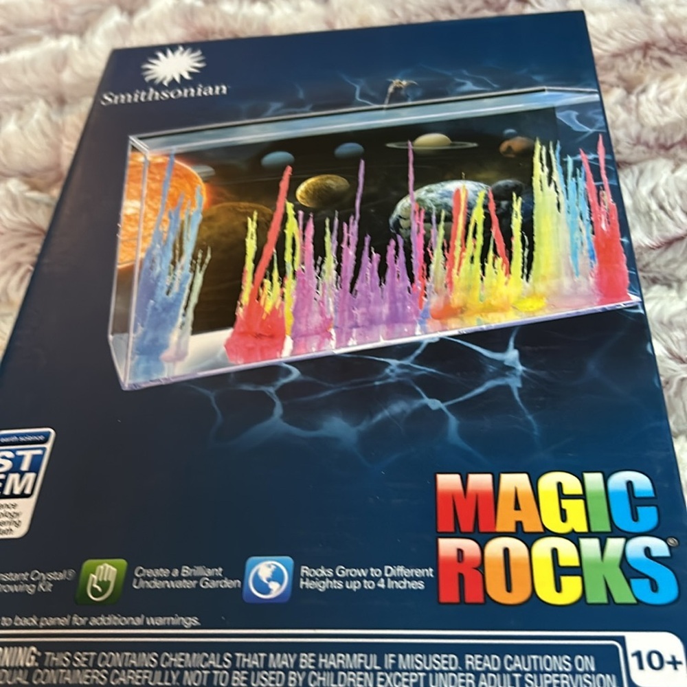 Smithsonian Magic Rocks - Picture 2 of 3